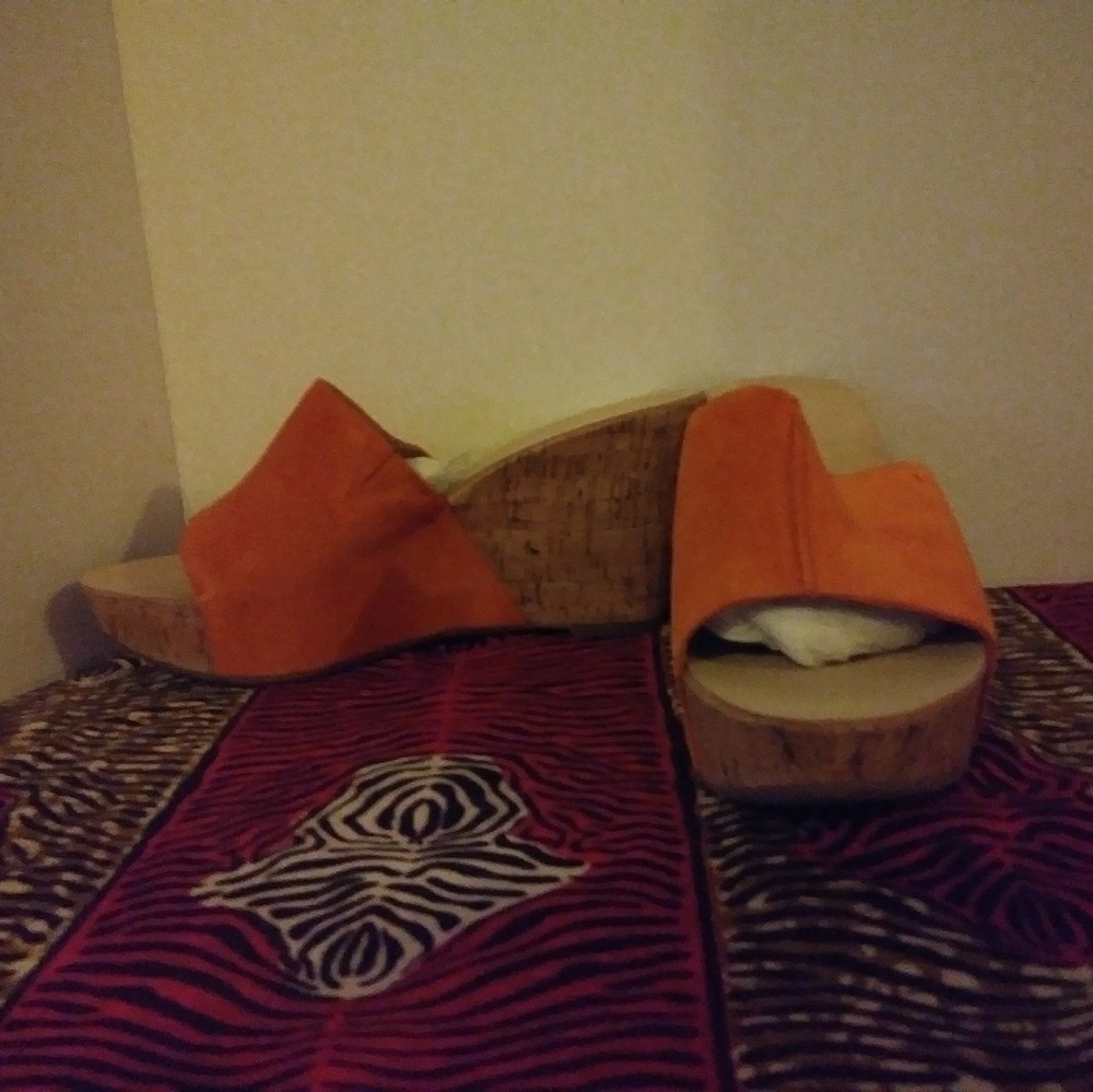 Suede orange clogs